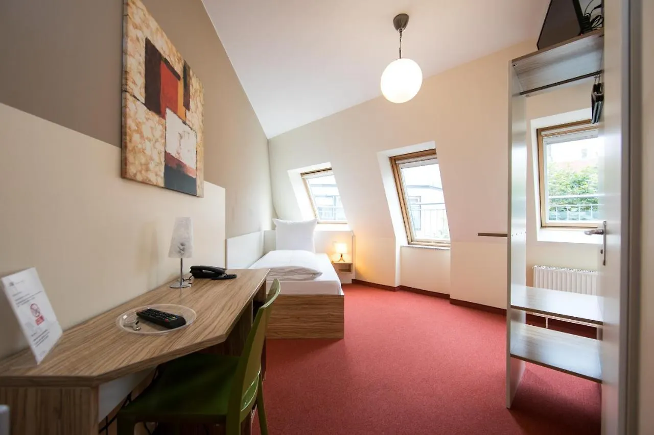 Nu Wave Hotel Berlin - Digital Check-In 2025