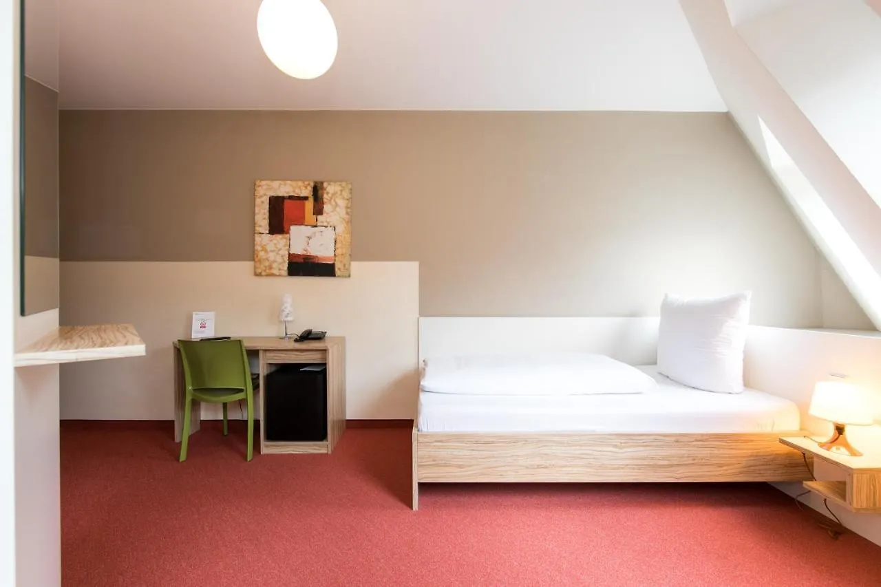 Nu Wave Hotel Berlin - Digital Check-In 2025