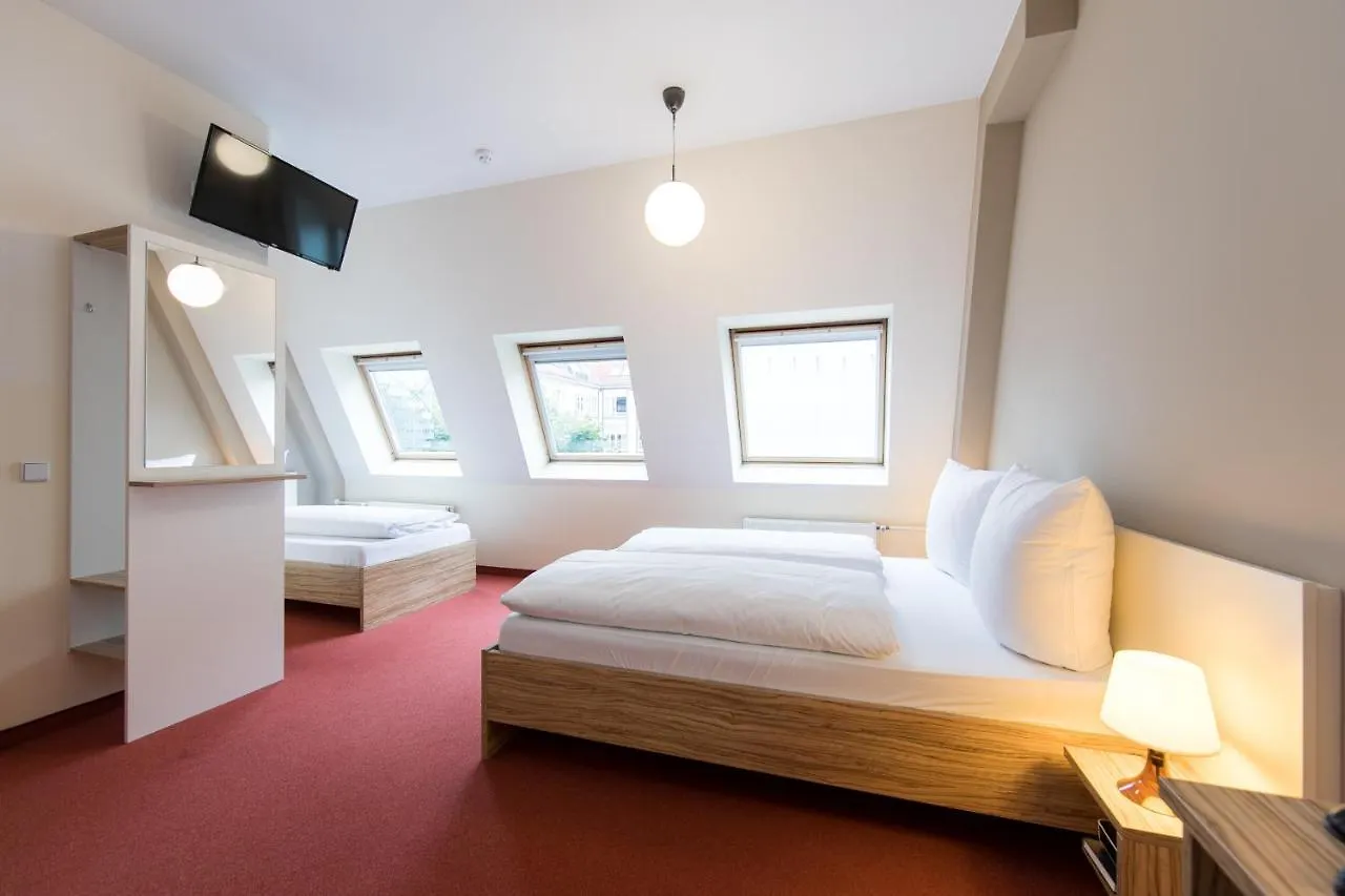 ***  Nu Wave Hotel Berlin - Digital Check-In 2025 Germany